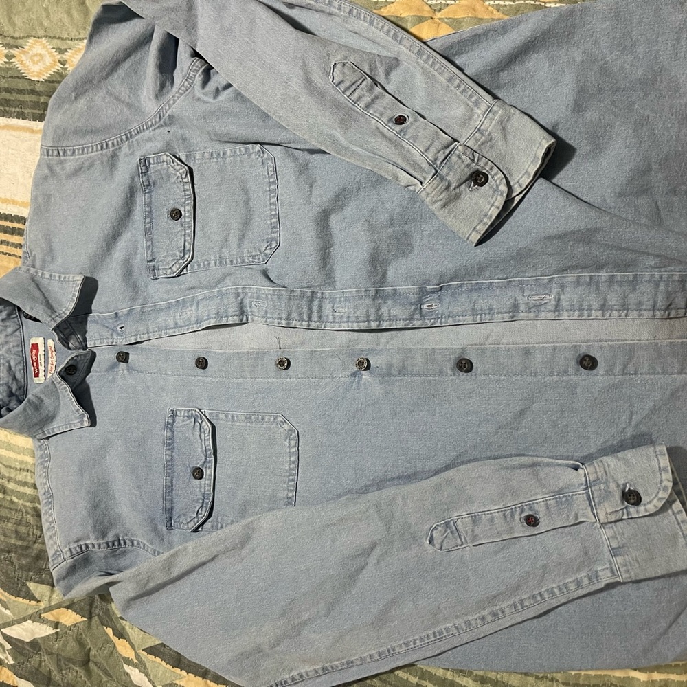 Men’s small wrangler denim button up